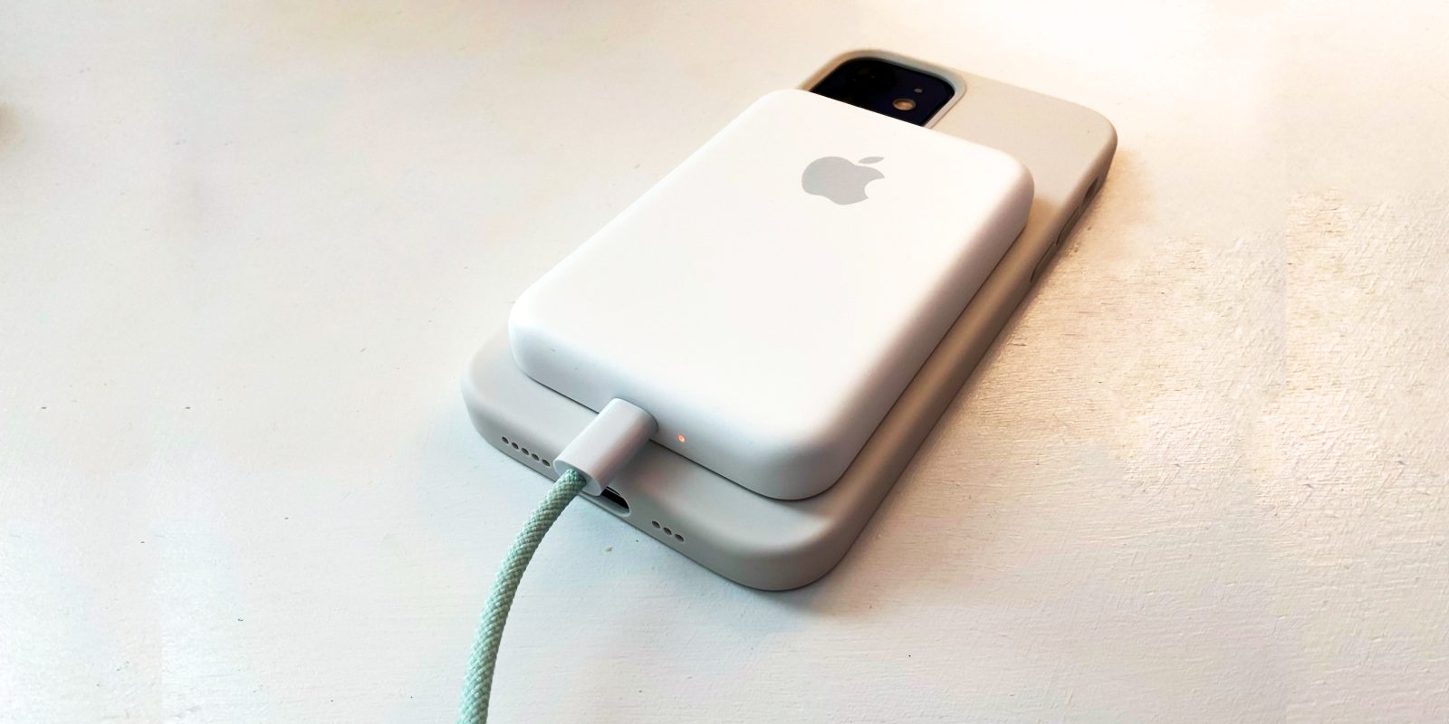 Unveiling the Future of Wireless Charging: Apple’s MagSafe Battery Pack – A Game-Changer for iPhone Power